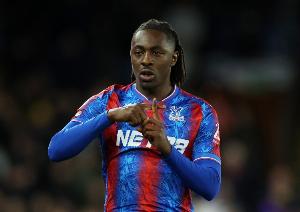 记者：阿森纳引进埃泽进入实质化阶段 还会再签左边锋和中锋