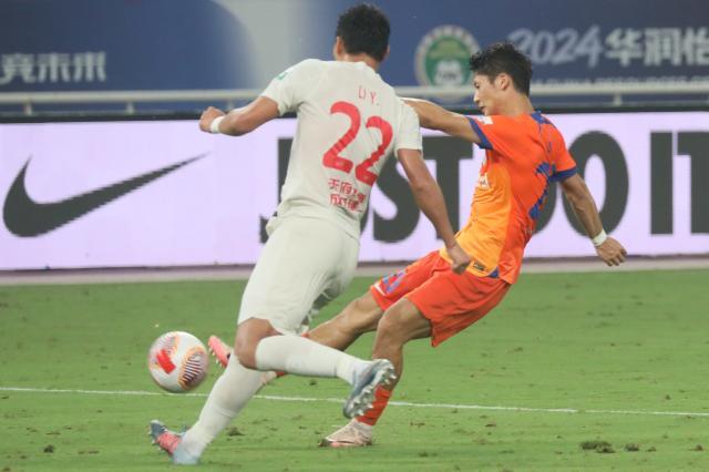 开云体育在线-【中超】王大雷神扑陈蒲一条龙 泰山3比0双杀蓉城