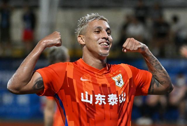 开云体育在线-泰山争议双子星变红花 廖力生克雷桑正是转型必备